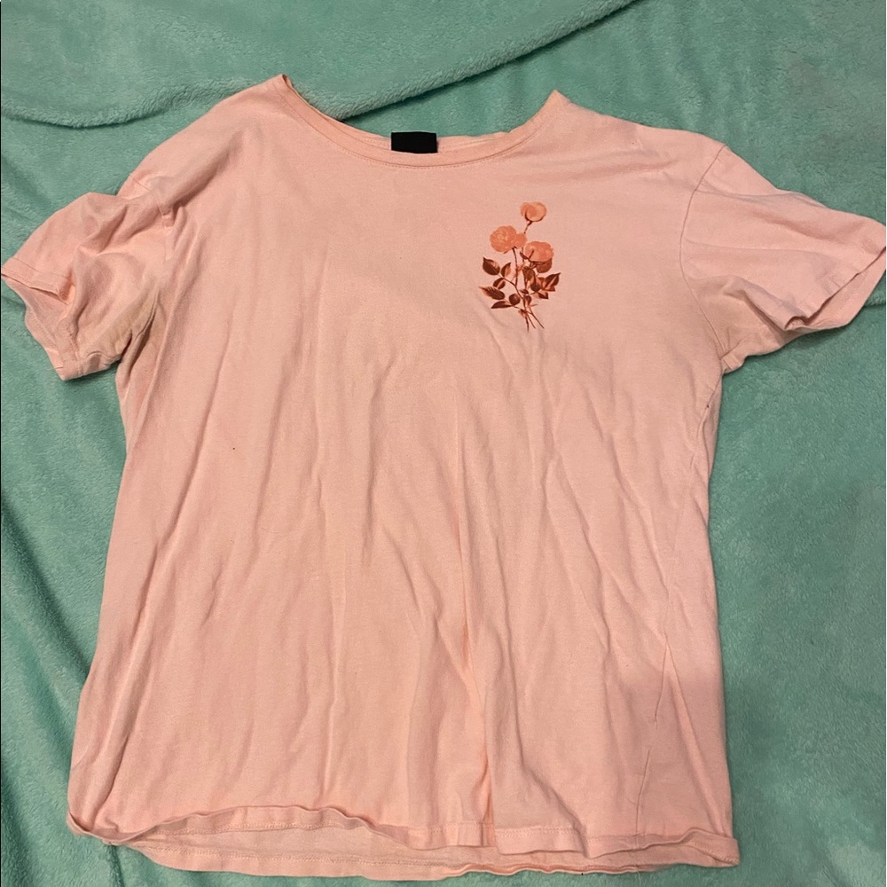 Small women’s Empyer shirt.